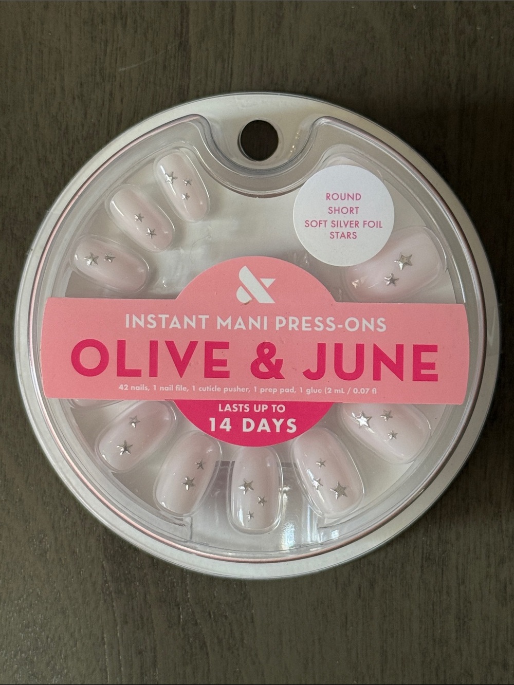 Olive and June Instant Mani Press On Nails in Soft Silver Foil Stars